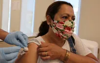 Mỹ chuẩn bị họp khẩn cấp xét đối tượng được tiêm vaccine COVID-19