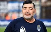 Maradona phải phẫu thuật não