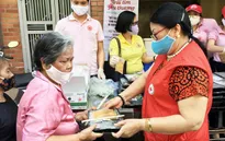 Hạnh phúc của người phụ nữ hơn 30 năm được 'sống vì người khác'