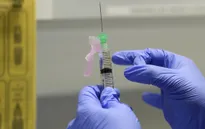 Tiêm phòng vaccine COVID-19: Lựa chọn hay bắt buộc?