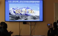 Ngọn núi cao nhất thế giới Everest đạt độ cao mới