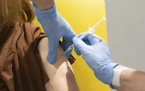 Anh chưa thể triển khai tiêm vaccine của AstraZeneca/Oxford