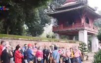 Du lịch Việt Nam đang "vượt bão" giữa "tâm bão"