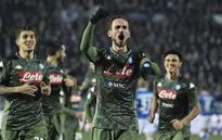 Napoli ngược dòng thành công trước Brescia