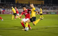 Ceres Negros 2-2 Than Quảng Ninh: Rượt đuổi kịch tính