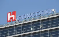 Ngoài cho xuất xưởng iPhone, Foxconn còn sản xuất 2 triệu khẩu trang mỗi ngày