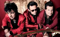 Green Day hủy tour diễn ở châu Á vì Covid-19