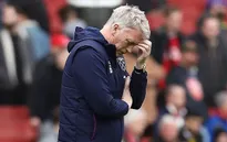 HLV David Moyes nhận quyết định cách ly