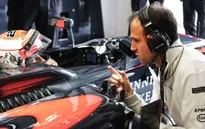 Đua xe F1: Sức khỏe thợ máy McLaren đang tiến triển tốt