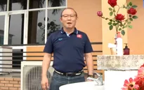 HLV Park Hang Seo tham gia thử thách rửa tay đúng cách