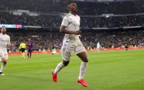Real qua mặt Barcelona, Vinicius đưa Messi vào dĩ vãng