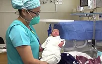 Ca sinh ba giữa lệnh đóng cửa do dịch COVID-19