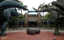 Singapore ngừng mọi hoạt động giải trí, cấm tụ tập trên 10 người