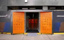 Các thành viên đội McLaren được phép trở về Anh