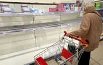 Người cao tuổi gặp nhiều khó khăn trong thời dịch bệnh