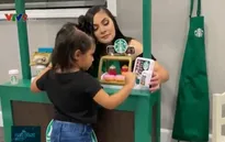 Thiết kế cửa hàng Starbucks và Target thu nhỏ trong thời gian rảnh ở nhà