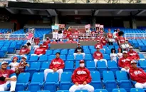 Toàn cảnh thể thao đẩy lùi COVID-19: Người hâm mộ bóng chày được thay thế bằng... robot