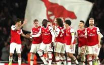 Arsenal giảm lương cầu thủ nhưng có "khuyến mãi"
