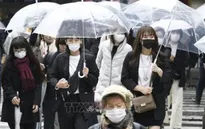 Thành phố Osaka (Nhật Bản) kêu gọi người dân quyên góp áo mưa cho các bệnh viện