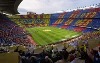 Barcelona bán tên Nou Camp gây quỹ chống COVID-19