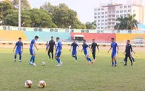 Chuẩn bị trở lại V.League 2020, đội ra sân tập, đội vẫn ở nhà