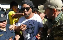 Ronaldinho nói gì sau hơn 1 tháng phải ngồi tù