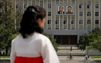 Bộ trưởng Hàn Quốc: Lãnh đạo Triều Tiên Kim Jong-un vẫn làm việc bình thường