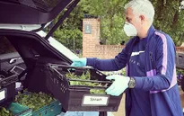 Làm từ thiện trong dịch COVID-19, Mourinho khẳng định rất nhớ bóng đá