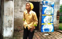 Người mẹ đơn thân lủi thủi cùng con trong căn nhà cũ tồi tàn