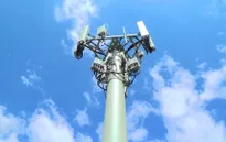 "Nhẹ dạ" trước tin giả COVID-19 bắt nguồn từ 5G, người dân Australia tụ tập biểu tình