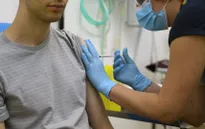 EU cân nhắc tài trợ 2 tỷ Euro sản xuất vaccine COVID-19
