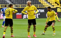 Bundesliga trở lại: Ăn mừng theo kiểu "giãn cách xã hội"