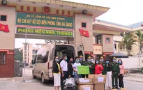 Chiến sĩ biên phòng Hà Giang đi từng ngõ, gõ từng nhà tuyên truyền chống COVID-19
