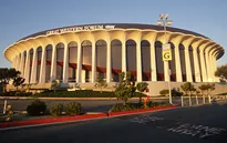 Los Angeles Clippers chính thức sở hữu nhà thi đấu The Forum