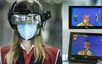 Mũ bảo hiểm robot kiểm tra hành khách tại sân bay