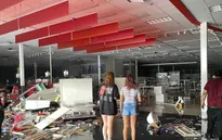 Doanh nghiệp Mỹ từ nhỏ đến lớn đều chao đảo trong “cơn bão kép”