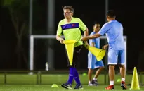 U19 Việt Nam tập khung giờ mới, HLV Troussier rà soát lực lượng