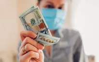 COVID-19 sẽ đẩy nhanh việc đưa tiền mặt vào "dĩ vãng"?