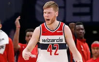 Những cầu thủ NBA đầu tiên từ chối thi đấu phần còn lại của mùa giải