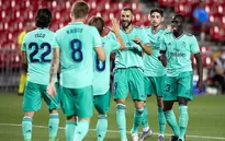 Granada 1-2 Real Madrid: Real chạm một tay vào chức vô địch