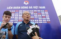 HLV Park Hang-seo: "Có nên chăng hạn chế ngoại binh, tăng suất đá cho các cầu thủ trẻ hay không?"