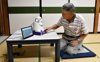 Robot thú cưng đem lại sức sống người già đơn thân tại Nhật Bản như thế nào?