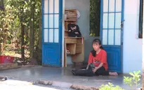 Ngôi nhà "lặng im" của 3 mẹ con mắc chung căn bệnh