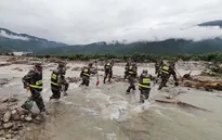 Chùm ảnh: Lũ lụt nghiêm trọng tại Trung Quốc, hơn 12 triệu người bị ảnh hưởng