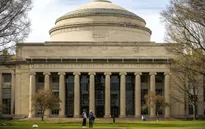 Đại học Harvard và M.I.T kiện chính quyền Mỹ về sắc lệnh mới đối với sinh viên quốc tế
