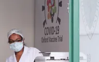 Vaccine COVID-19 có thể không đến với những người cần được bảo vệ nhất