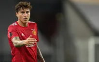 Lindelof hạ gục kẻ cướp trên đường phố Thụy Điển