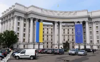 Ukraine tạm đình chỉ mọi liên lạc với Belarus