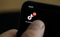 Thương vụ bán TikTok gặp trắc trở trước nguy cơ bị Mỹ “cấm cửa”