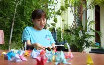 Hạc giấy trao yêu thương
